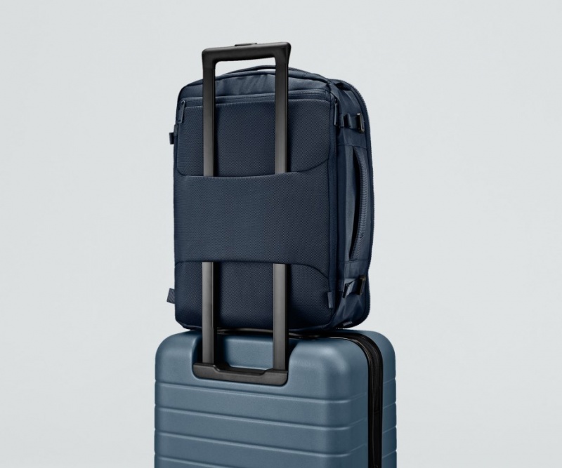 Away Outdoor Convertible 25L Rucksäcke Navy Blau | 6Y3dXc8YUpX