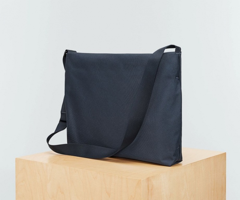 Away Outdoor Messenger 16L Umhängetasche Navy Blau | N9OwEryFqfO