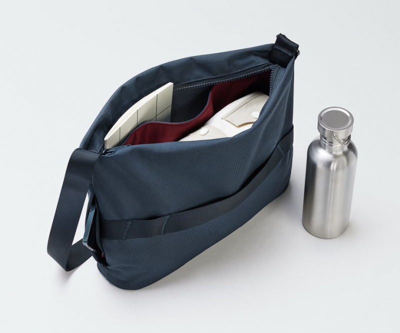 Away Outdoor Messenger 16L Umhängetasche Navy Blau | N9OwEryFqfO
