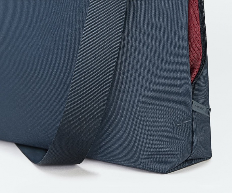 Away Outdoor Messenger 16L Umhängetasche Navy Blau | N9OwEryFqfO